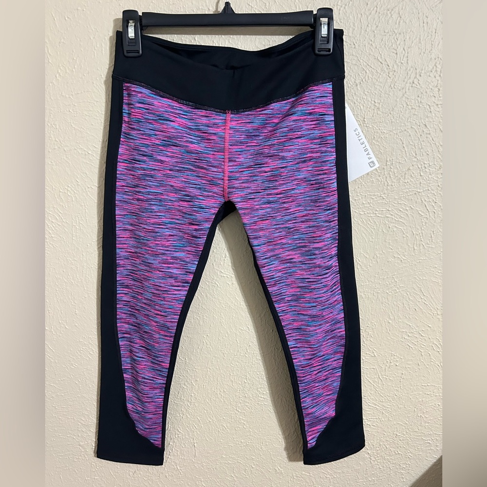 Women’s NWT Fabletics cropped leggings size S